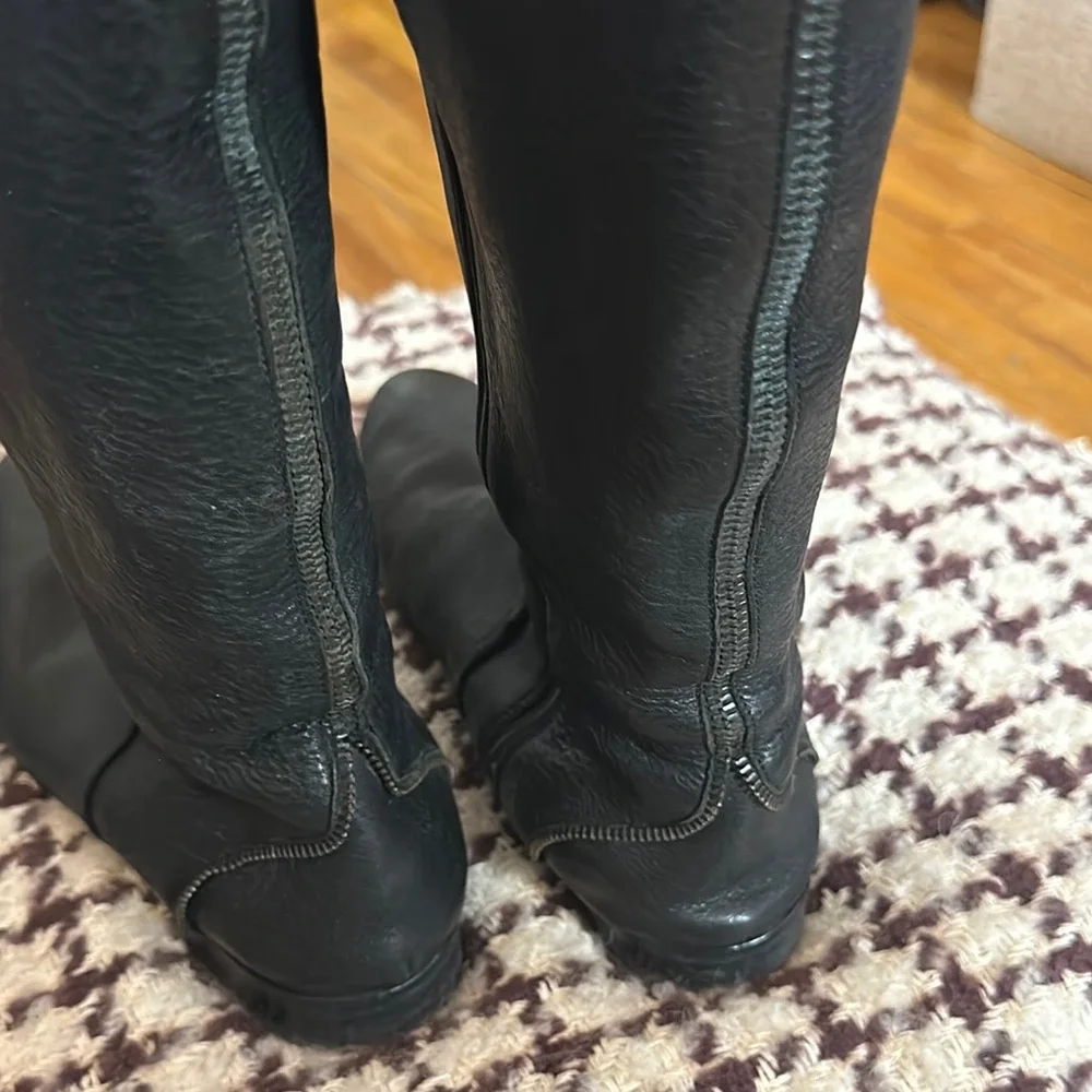 Boots. - Picture 8 of 16